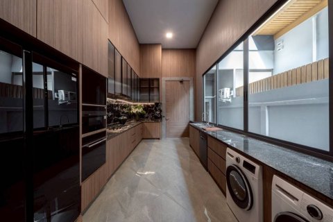 Villa in Pattaya, Thailand 7 bedrooms № 176782 - photo 8