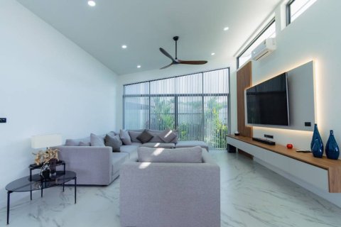 Villa in Pran Buri, Thailand 5 bedrooms № 176787 - photo 4
