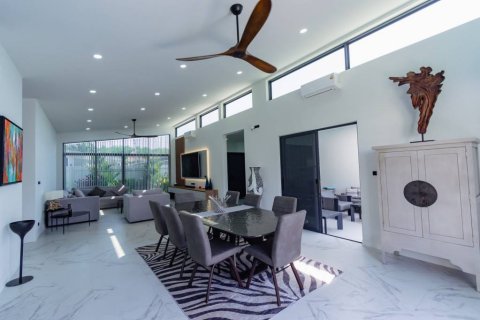 Villa in Pran Buri, Thailand 5 bedrooms № 176787 - photo 6