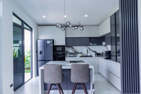 Villa in Pran Buri, Thailand 5 bedrooms № 176787 - photo 8