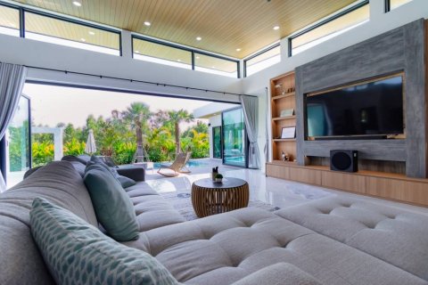 Villa in Pran Buri, Thailand 2 bedrooms № 176785 - photo 5