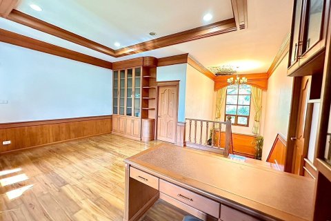 Дом в Чианграе, Таиланд с 6 спальнями  № 148332 - фото 17