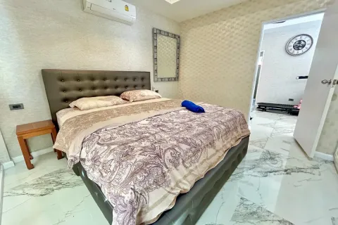 Casa de 4 dormitorios en Pattaya, Tailandia № 211516 - foto 18