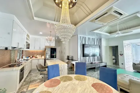 Casa de 4 dormitorios en Pattaya, Tailandia № 211516 - foto 15