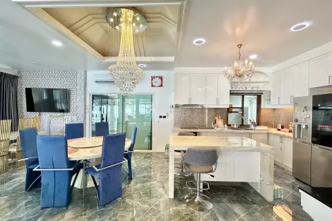 Casa de 4 dormitorios en Pattaya, Tailandia № 211516 - foto 16