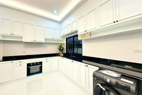 Villa in Pattaya, Thailand 3 Schlafzimmer № 170345 - Foto 9