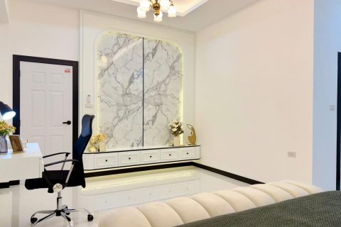 Villa à Pattaya, Thaïlande 3 chambres № 170345 - photo 11