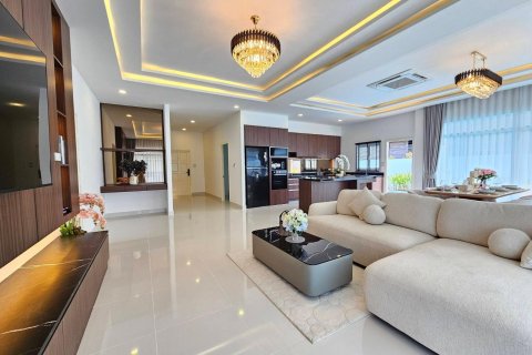 Villa à Pattaya, Thaïlande 3 chambres № 170343 - photo 11