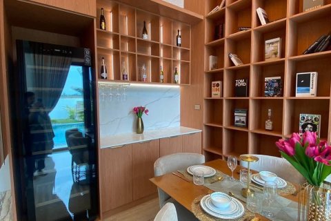 Chalet de 5 dormitorios en Pattaya, Tailandia № 170341 - foto 5