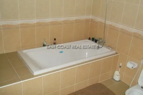 Casa de 4 dormitorios en Pattaya, Tailandia № 212624 - foto 7