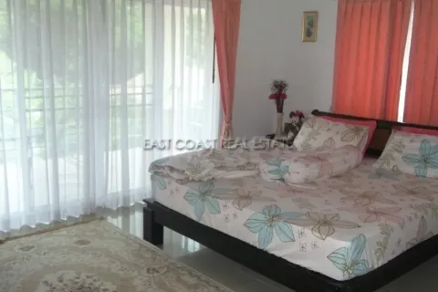 Casa de 4 dormitorios en Pattaya, Tailandia № 212624 - foto 10