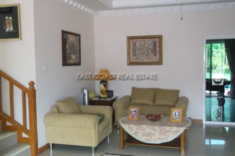 Casa de 4 dormitorios en Pattaya, Tailandia № 212624 - foto 14