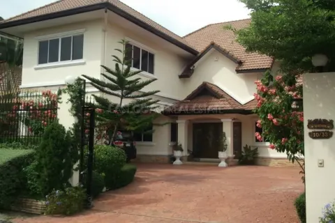 Casa de 4 dormitorios en Pattaya, Tailandia № 212624 - foto 6