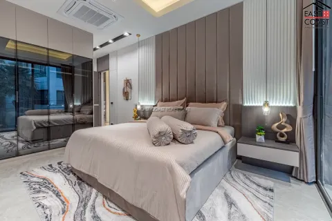 Casa de 5 dormitorios en Jomtien Beach, Pattaya, Tailandia № 212623 - foto 10