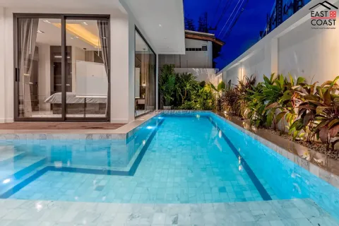 Casa de 5 dormitorios en Jomtien Beach, Pattaya, Tailandia № 212623 - foto 13