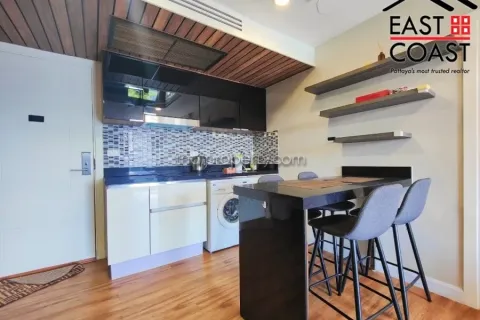Condominio de 2 dormitorios en Jomtien Beach, Pattaya, Tailandia № 212620 - foto 5