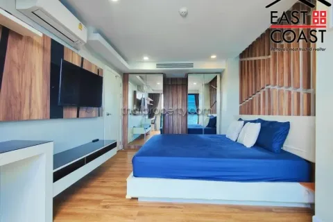 Condominio de 2 dormitorios en Jomtien Beach, Pattaya, Tailandia № 212620 - foto 11