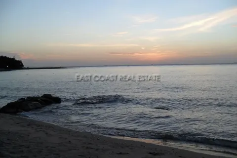 Condominio de 3 dormitorios en Pattaya, Tailandia № 212619 - foto 2