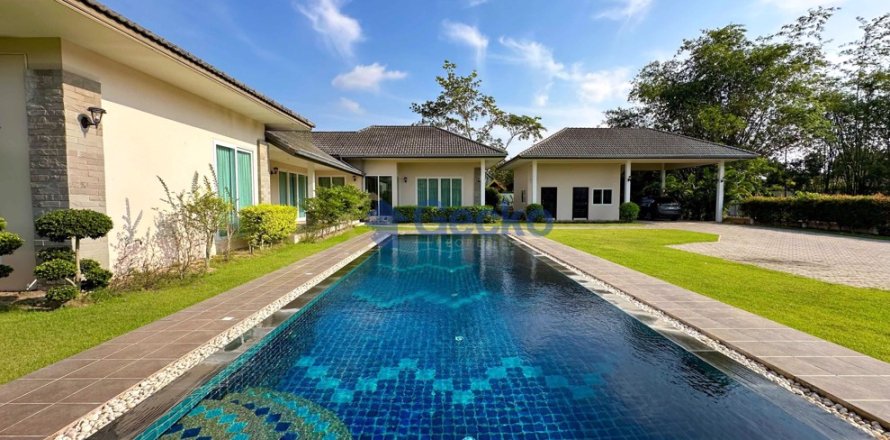 Maison à Pattaya, Thaïlande 4 chambres № 196956