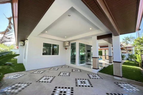 Villa à Pattaya, Thaïlande 3 chambres № 151584 - photo 1