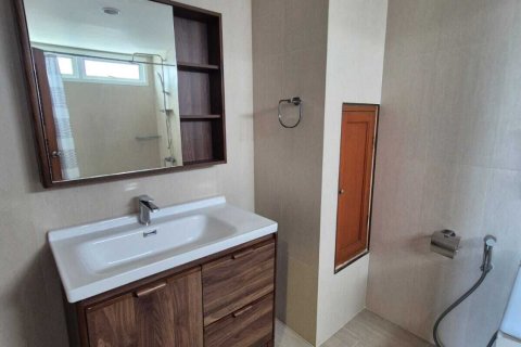 Кондоминиум с 3 спальнями в Ваттхане, Бангкок, Таиланд № 151721 - фото 5