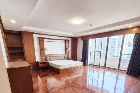 Кондоминиум с 3 спальнями в Ваттхане, Бангкок, Таиланд № 151721 - фото 8