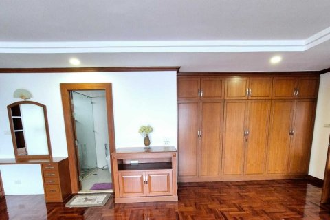 Кондоминиум с 3 спальнями в Ваттхане, Бангкок, Таиланд № 151721 - фото 15