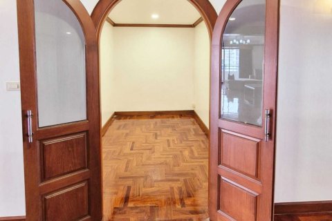 Кондоминиум с 3 спальнями в Ваттхане, Бангкок, Таиланд № 151721 - фото 4