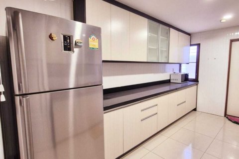 Кондоминиум с 3 спальнями в Ваттхане, Бангкок, Таиланд № 151721 - фото 10