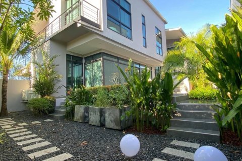 Villa in Phuket, Thailand 3 bedrooms № 151718 - photo 8