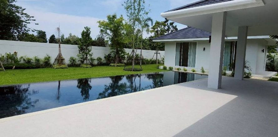 Villa in Chiang Mai, Thailand 5 bedrooms № 133370
