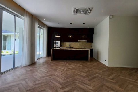 Villa in Chiang Mai, Thailand 5 bedrooms № 133370 - photo 18