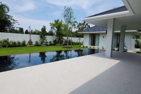 Villa in Chiang Mai, Thailand 5 bedrooms № 133370