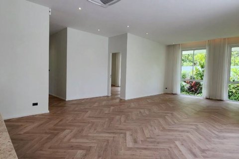 Villa in Chiang Mai, Thailand 5 bedrooms № 133370 - photo 22