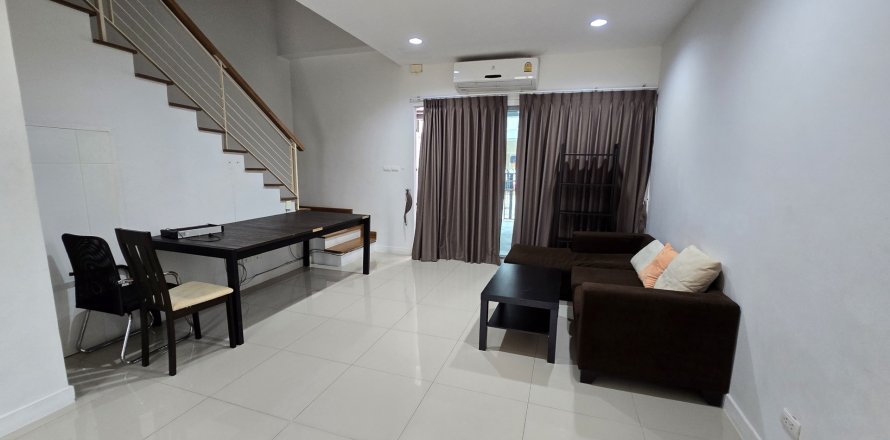 Таунхаус в Ванг Тонг Ланге, Бангкок, Таиланд с 3 спальнями  № 151480