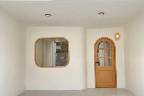 Таунхаус в Бангне, Бангкок, Таиланд с 2 спальнями  № 151478 - фото 2