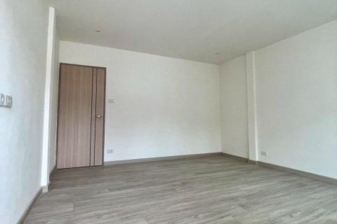 Таунхаус в Бангне, Бангкок, Таиланд с 2 спальнями  № 151478 - фото 5