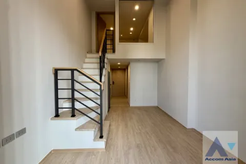 Duplex in Bang Rak, Bangkok, Thailand 1 bedroom № 218896