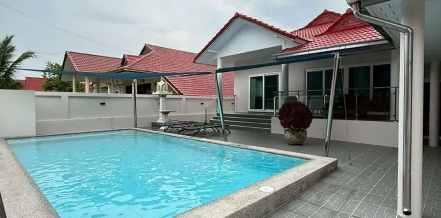 Casa de 3 dormitorios en Pattaya, Tailandia № 210887