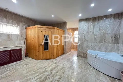 Casa de 5 dormitorios en Pattaya, Tailandia № 210882 - foto 5