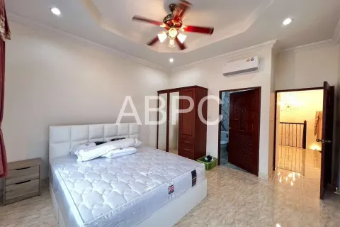 Casa de 5 dormitorios en Pattaya, Tailandia № 210882 - foto 27