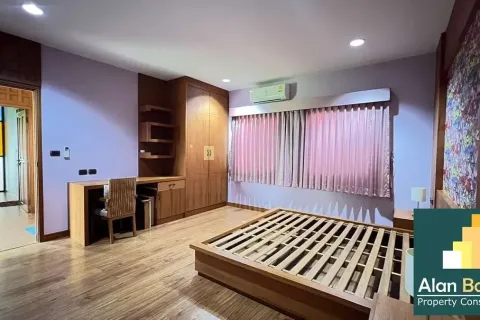 Casa de 3 dormitorios en Pattaya, Tailandia № 210883 - foto 14