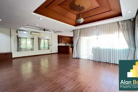 Casa de 3 dormitorios en Pattaya, Tailandia № 210883 - foto 17