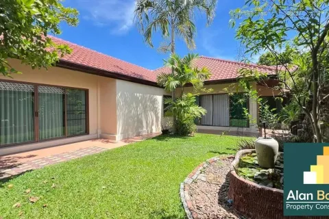 Casa de 3 dormitorios en Pattaya, Tailandia № 210883 - foto 8
