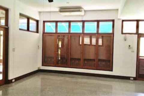 House in Bangkok, Thailand 6 bedrooms № 157559 - photo 11
