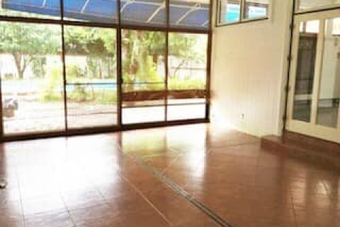 House in Bangkok, Thailand 6 bedrooms № 157559 - photo 10