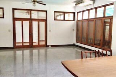 House in Bangkok, Thailand 6 bedrooms № 157559 - photo 16