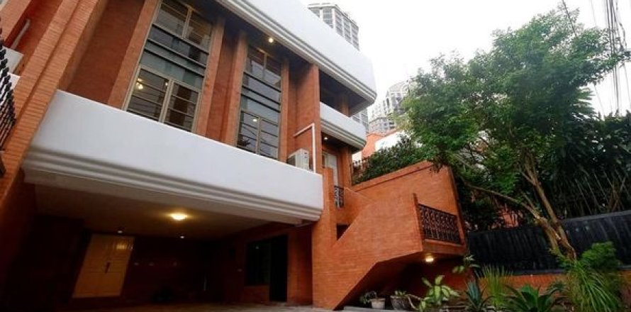 Таунхаус в Бангкоке, Таиланд с 4 спальнями  № 157560