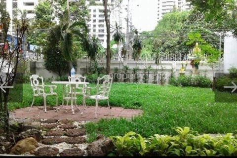 House in Bangkok, Thailand 4 bedrooms № 157554 - photo 8