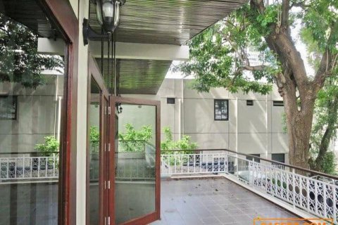 House in Bangkok, Thailand 4 bedrooms № 157554 - photo 2